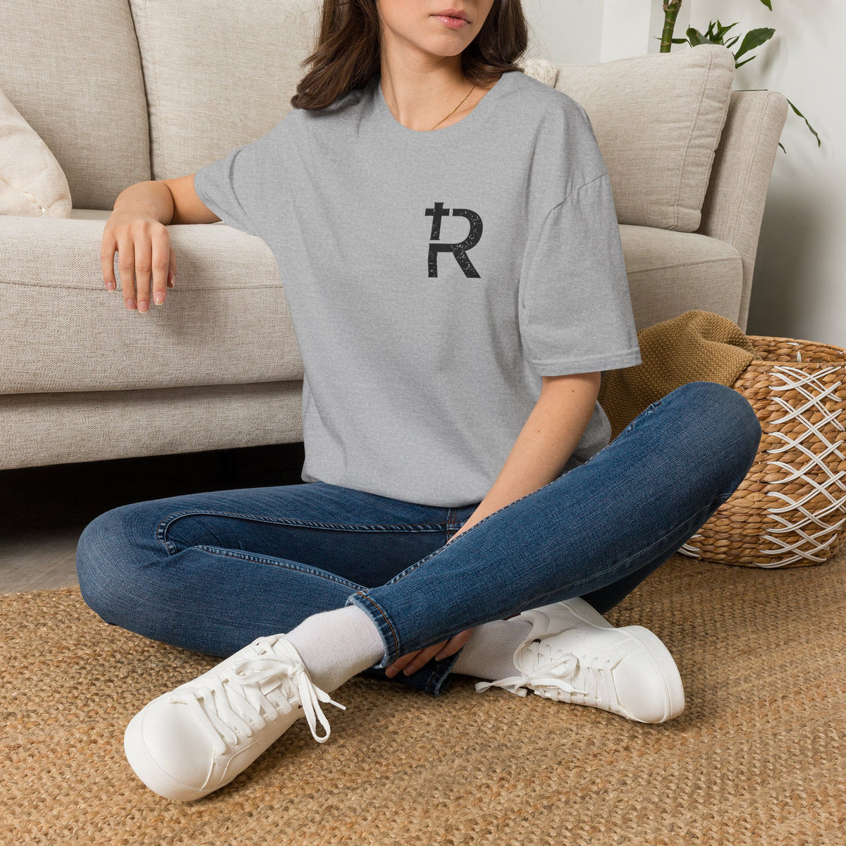 MOMS HUSTLE LIKE THEIR SAVIOR TEE