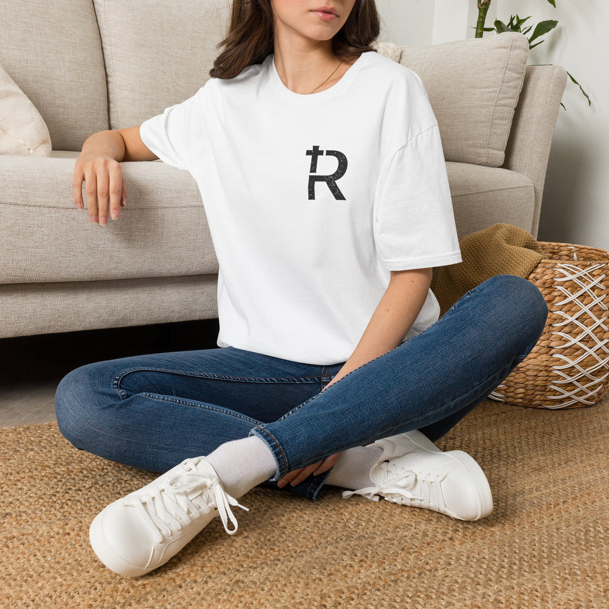 MOMS HUSTLE LIKE THEIR SAVIOR TEE